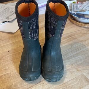 Kids Waterproof Black and Green Boots